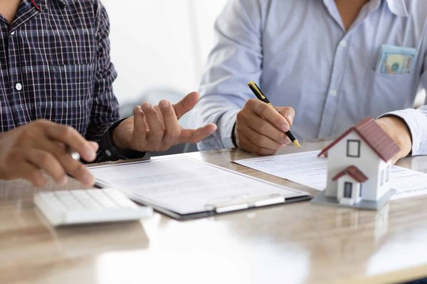 Comment se déroule le travail des experts en gestion locative ?